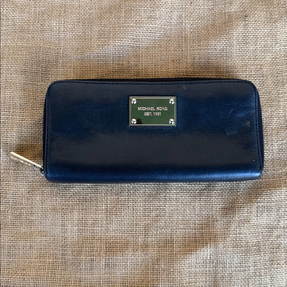 Michael Kors Black leather Wallet with Gold Accents